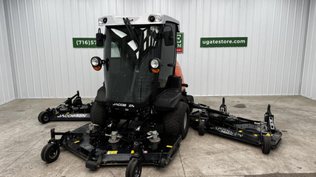 Jacobsen-HR800-Diesel-4WD-Climate-Controlled-Cab-Wide-Area-Mower-9-800×600-1