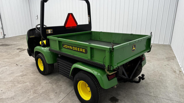 John-Deere-Pro-Gator-2030-Diesel-2WD-w_-Aux-Hydraulics-4-800×600-1