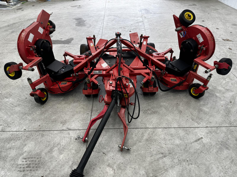 Lastec-721XR-Pull-Behind-Articulating-7-Deck-Pull-Behind-PTO-Driven-Mower-5-800×600-1