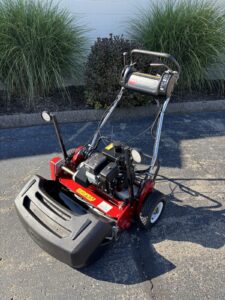 2018 Toro Greensmaster® 1600 Walking Greens Mower