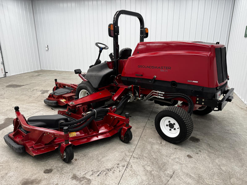 Toro-Groundmaster-5900-Diesel-4WD-Wide-Area-Mower-4-800×600-1