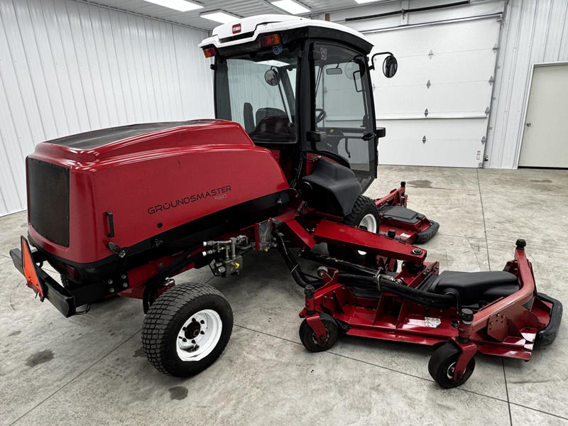 Toro-Groundsmaster-5910-Diesel-4WD-Climate-Controlled-Cab-Wide-Area-Mower-3-800×600-1-2