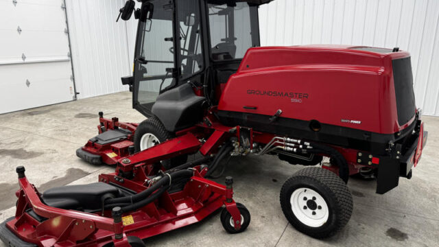 Toro-Groundsmaster-5910-Diesel-4WD-Climate-Controlled-Cab-Wide-Area-Mower-3-800×600-1
