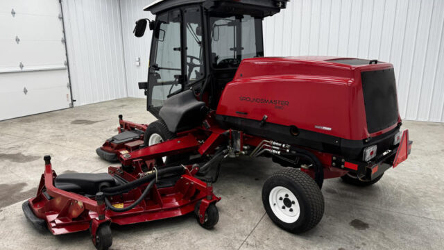 Toro-Groundsmaster-5910-Diesel-4WD-Climate-Controlled-Cab-Wide-Area-Mower-4-800×600-1-1