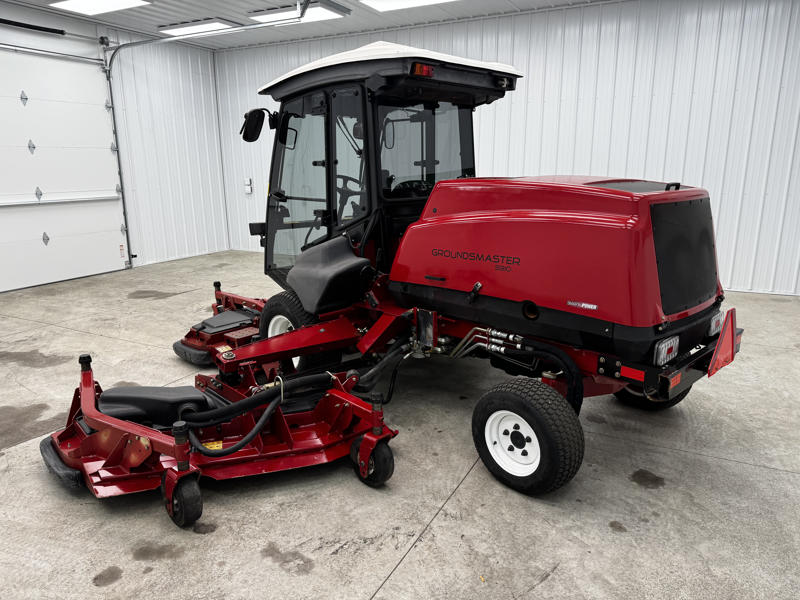 Toro-Groundsmaster-5910-Diesel-4WD-Climate-Controlled-Cab-Wide-Area-Mower-4-800×600-1-1