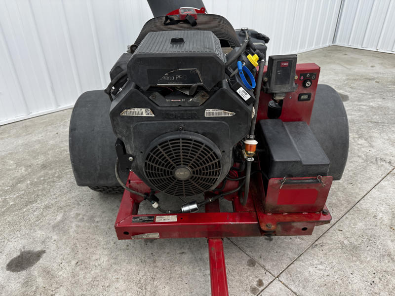 Toro-Pro-Force-Pull-Behind-Debris-Blower-2-800×600-1
