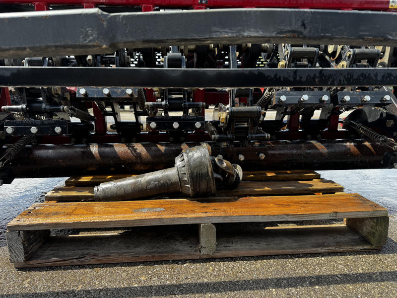 Toro-ProCore-SR70-S-Tractor-Mounted-PTO-Driven-Aerator-5-800×600-1