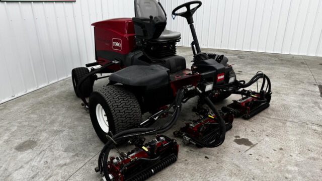 Toro-Reelmaster-5410-Diesel-2WD-Fairway-Reel-Mower-1-800×600-1-2
