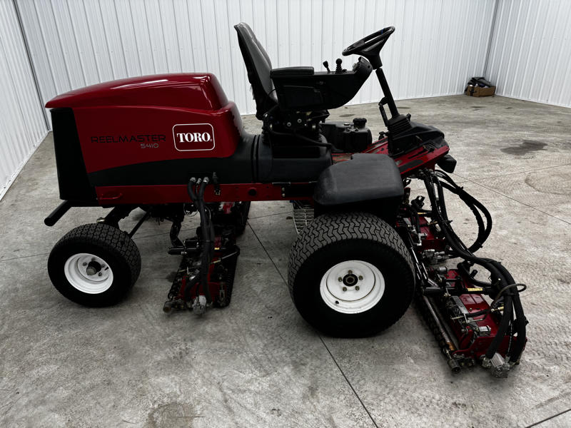 Toro-Reelmaster-5410-Diesel-2WD-Fairway-Reel-Mower-4-800×600-1-1