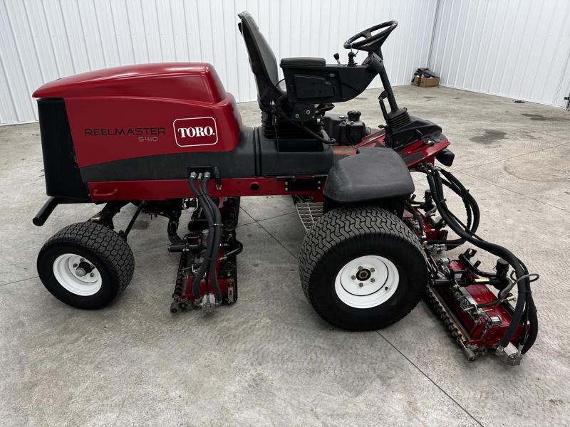 Toro-Reelmaster-5410-Diesel-2WD-Fairway-Reel-Mower-4-800×600-1-2