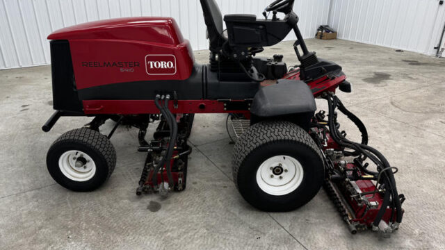 Toro-Reelmaster-5410-Diesel-2WD-Fairway-Reel-Mower-4-800×600-1
