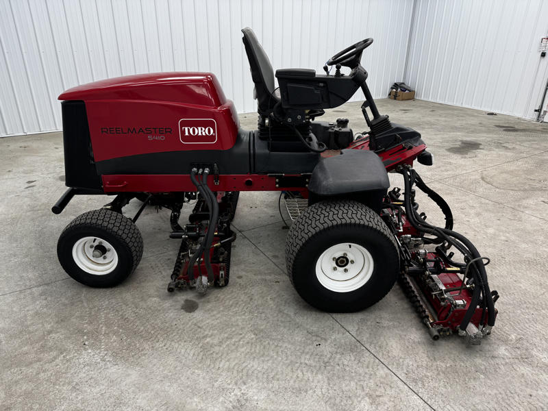 Toro-Reelmaster-5410-Diesel-2WD-Fairway-Reel-Mower-4-800×600-1