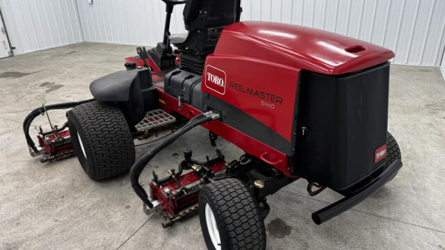 Toro-Reelmaster-5410-Diesel-2WD-Fairway-Reel-Mower-5-800×600-1-2