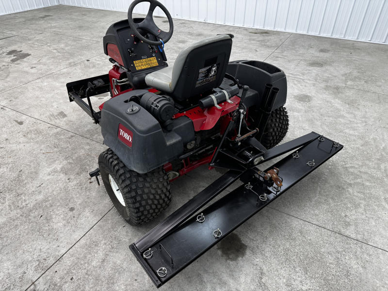 Toro-Sand-Pro-3040-3WD-Field-and-Bunker-Rake-3-800×600-1