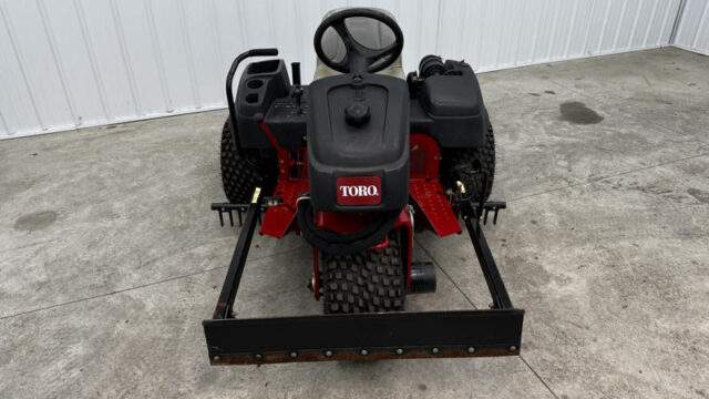Toro-Sand-Pro-3040-3WD-Field-and-Bunker-Rake-6-800×600-1