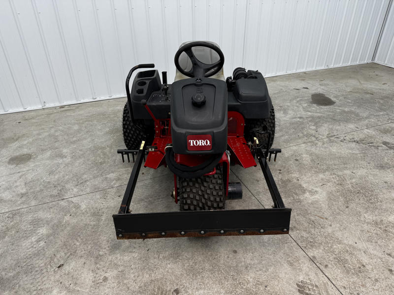 Toro-Sand-Pro-3040-3WD-Field-and-Bunker-Rake-6-800×600-1