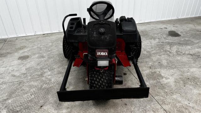 Toro-Sand-Pro-3040-3WD-Field-and-Bunker-Rake-8-800×600-1-1