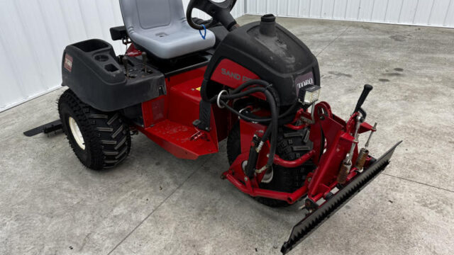 Toro-Sand-Pro-5040-3WD-Field-and-Bunker-Rake-1-800×600-1-1