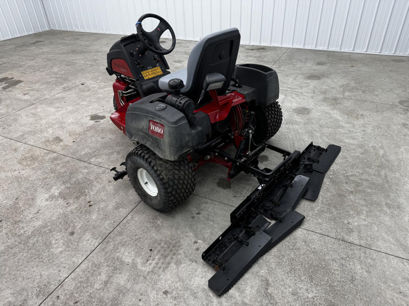 Toro-Sand-Pro-5040-3WD-Field-and-Bunker-Rake-5-800×600-1