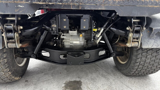 Toro-Workman-HDX-Gas-2WD-Utility-Vehicle-with-Auxiliary-Hydraulics-2-800×600-1