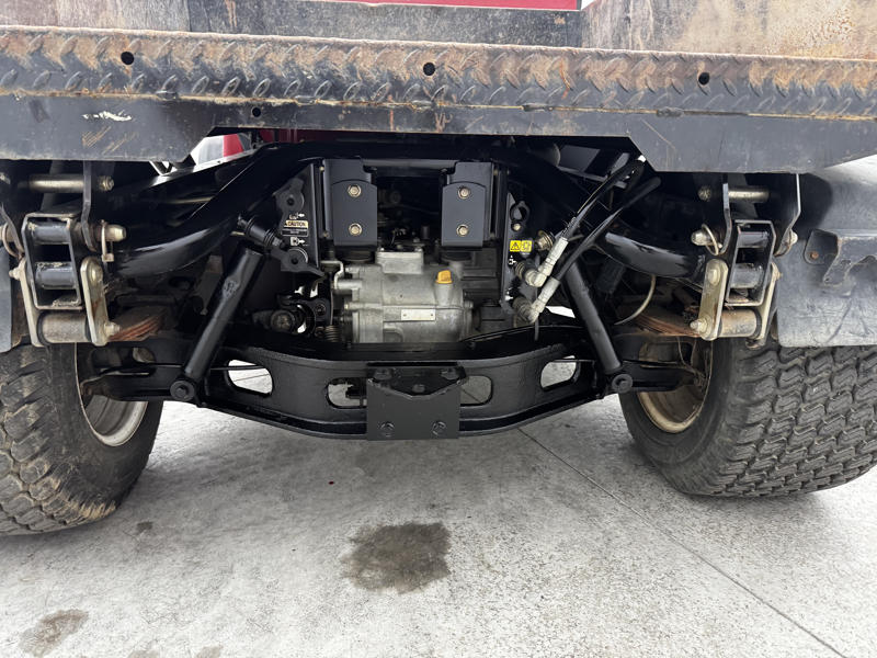 Toro-Workman-HDX-Gas-2WD-Utility-Vehicle-with-Auxiliary-Hydraulics-2-800×600-1