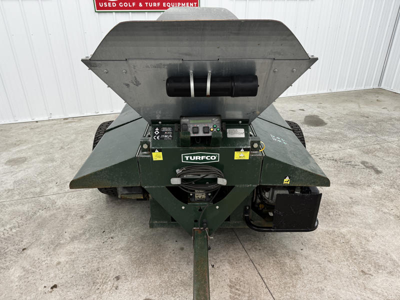 Turfco-1540-Widespin-Pull-Behind-Top-Dresser-6-800×600-1