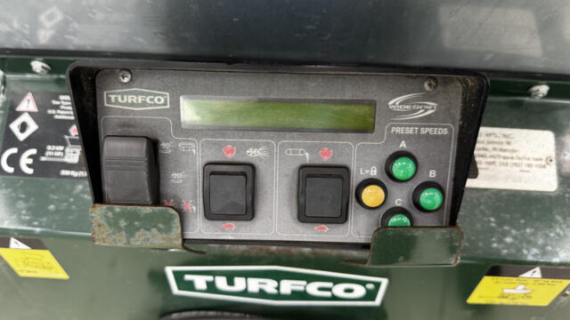 Turfco-1540-Widespin-Pull-Behind-Top-Dresser-8-800×600-1