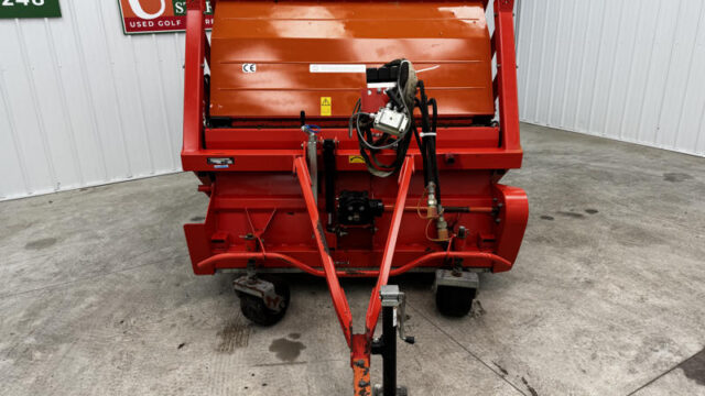 Wiedenmann-Super-500-Pull-Behind-Turf-Sweeper-Vac-5-800×600-1