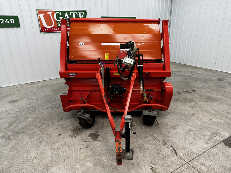 Wiedenmann-Super-500-Pull-Behind-Turf-Sweeper-Vac-5-800×600-1