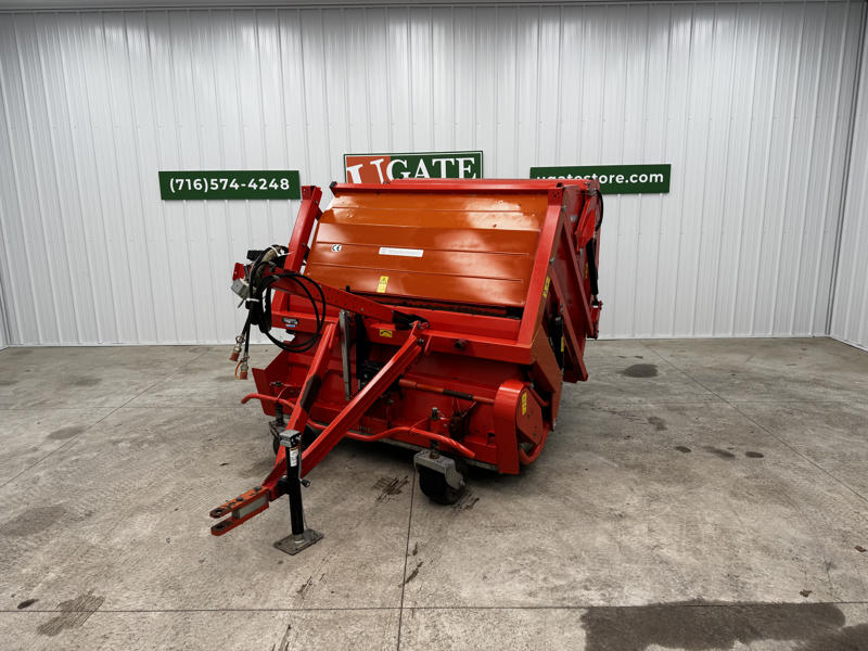 Wiedenmann-Super-500-Pull-Behind-Turf-Sweeper-Vac-6-800×600-1