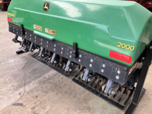 John Deere 2000 Aerator