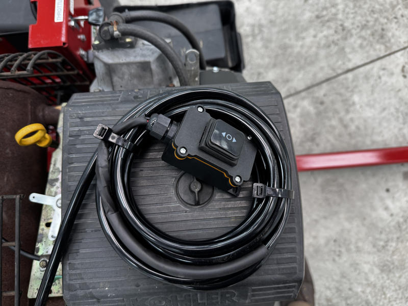 224-465_Toro-Pro-Force-Pull-Behind-Debris-Blower-2-800×600-1