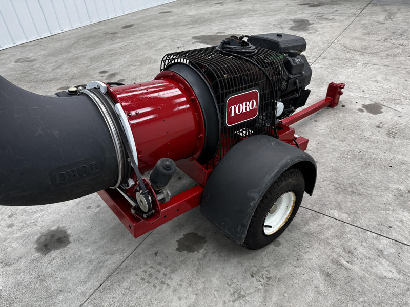 224-465_Toro-Pro-Force-Pull-Behind-Debris-Blower-5-800×600-1