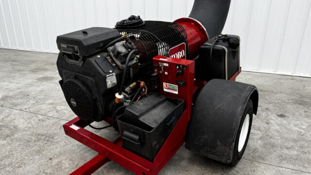 224-465_Toro-Pro-Force-Pull-Behind-Debris-Blower-6-800×600-1