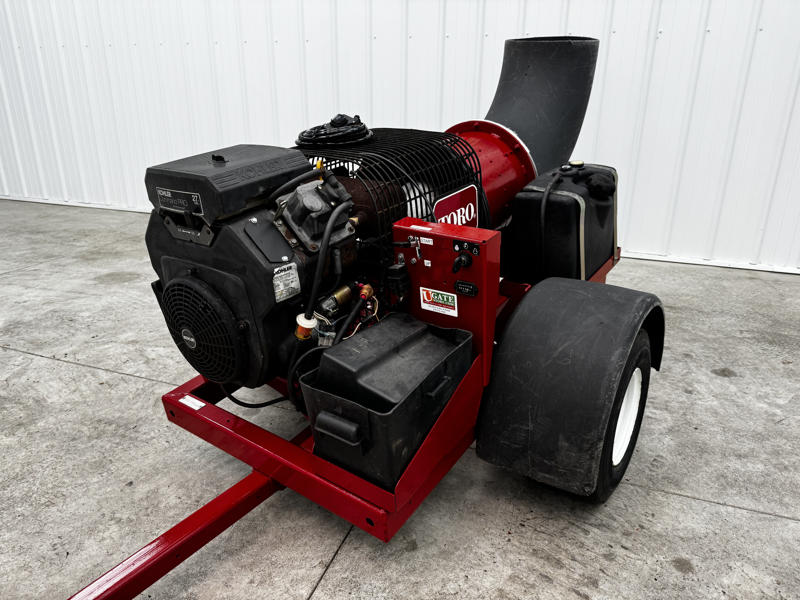 224-465_Toro-Pro-Force-Pull-Behind-Debris-Blower-6-800×600-1