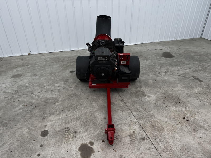 224-465_Toro-Pro-Force-Pull-Behind-Debris-Blower-7-800×600-1