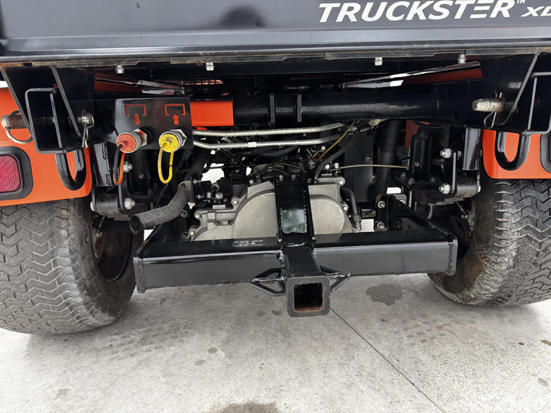 226-397_Jacobsen-Truckster-XD-Heavy-Duty-Diesel-4WD-Utility-Vehicle-3-800×600-1