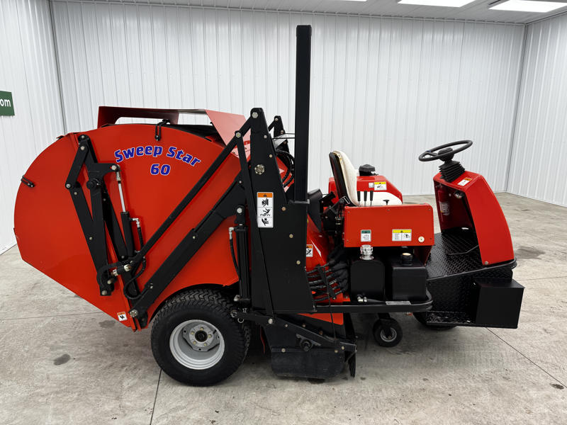 226-398_Smithco-Sweep-Star-60-Gas-Turf-Sweeper-4-800×600-1