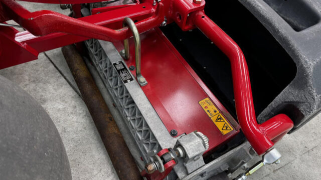 226-399_Toro-Greensmaster-3250-Diesel-3WD-Greensmower-3-800×600-1