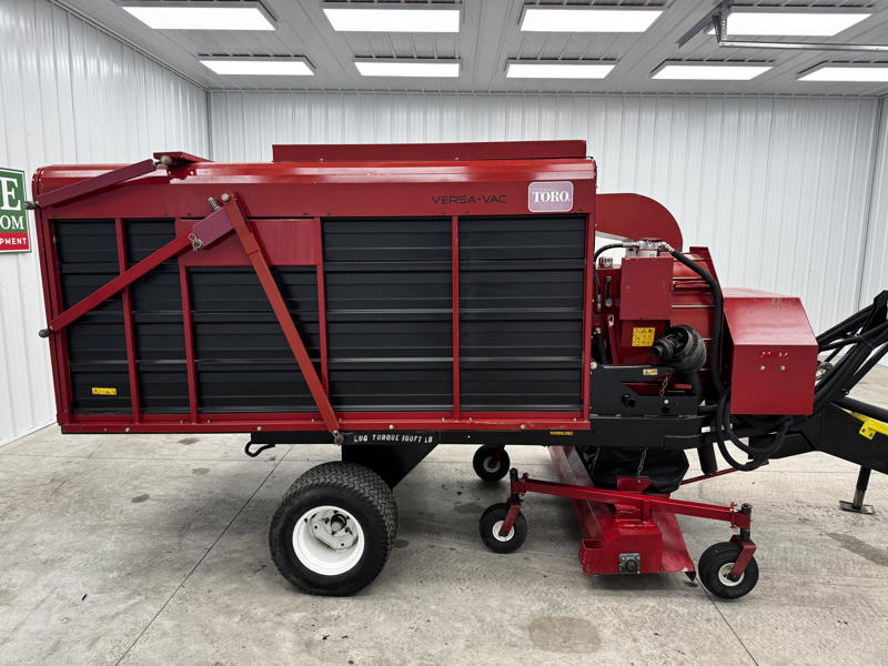 226-406_Toro-Versa-Vac-PTO-Driven-Turf-Sweeper-and-Debris-Vacuum-4-800×600-1