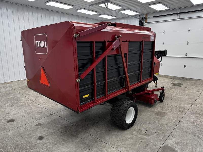 226-406_Toro-Versa-Vac-PTO-Driven-Turf-Sweeper-and-Debris-Vacuum-5-800×600-1