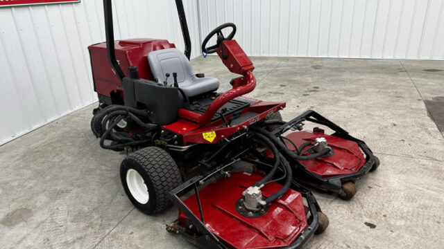 226-409_Toro-Groundsmaster-3500-Sidewinder-Diesel-3WD-Contouring-Mower-1-800×600-1