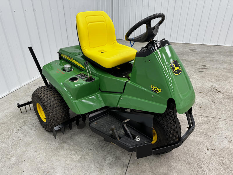 226-410_John-Deere-1200H-Gas-3WD-Bunker-and-Field-Rake-1-800×600-1