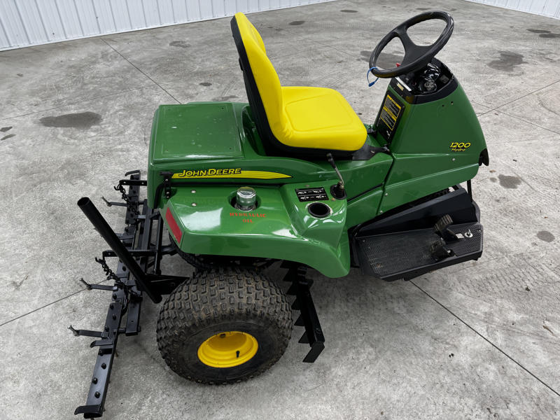 226-410_John-Deere-1200H-Gas-3WD-Bunker-and-Field-Rake-2-800×600-1