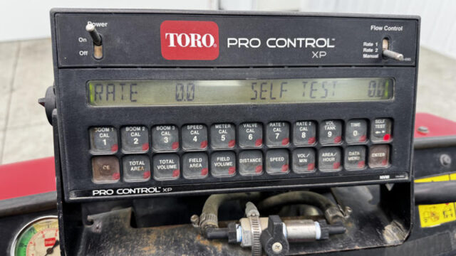 226-411_Toro-Multi-Pro-5800-Diesel-Turf-and-Field-Sprayer-3-800×600-1