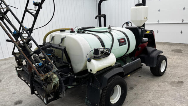 226-411_Toro-Multi-Pro-5800-Diesel-Turf-and-Field-Sprayer-6-800×600-1
