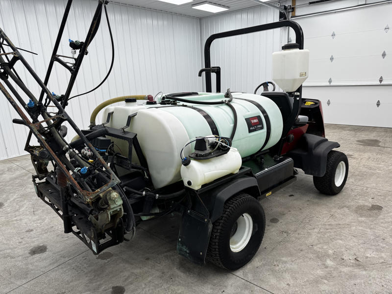 226-411_Toro-Multi-Pro-5800-Diesel-Turf-and-Field-Sprayer-6-800×600-1