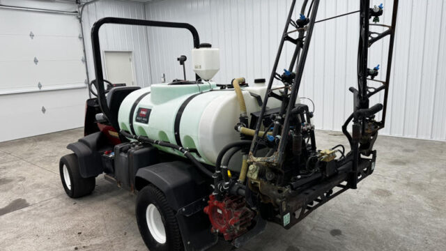 226-411_Toro-Multi-Pro-5800-Diesel-Turf-and-Field-Sprayer-7-800×600-1