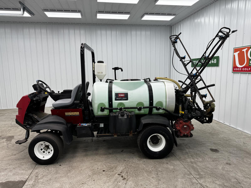 226-411_Toro-Multi-Pro-5800-Diesel-Turf-and-Field-Sprayer-8-800×600-1
