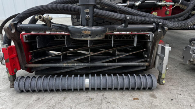 226-419_Toro-Reelmaster-5610-Diesel-4WD-Fairway-Mower-1-800×600-1
